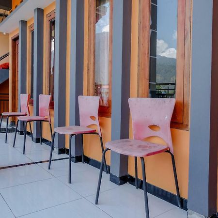 Oyo 1351 Tanggulasi Resto & Residence Syariah Magetan Eksteriør bilde