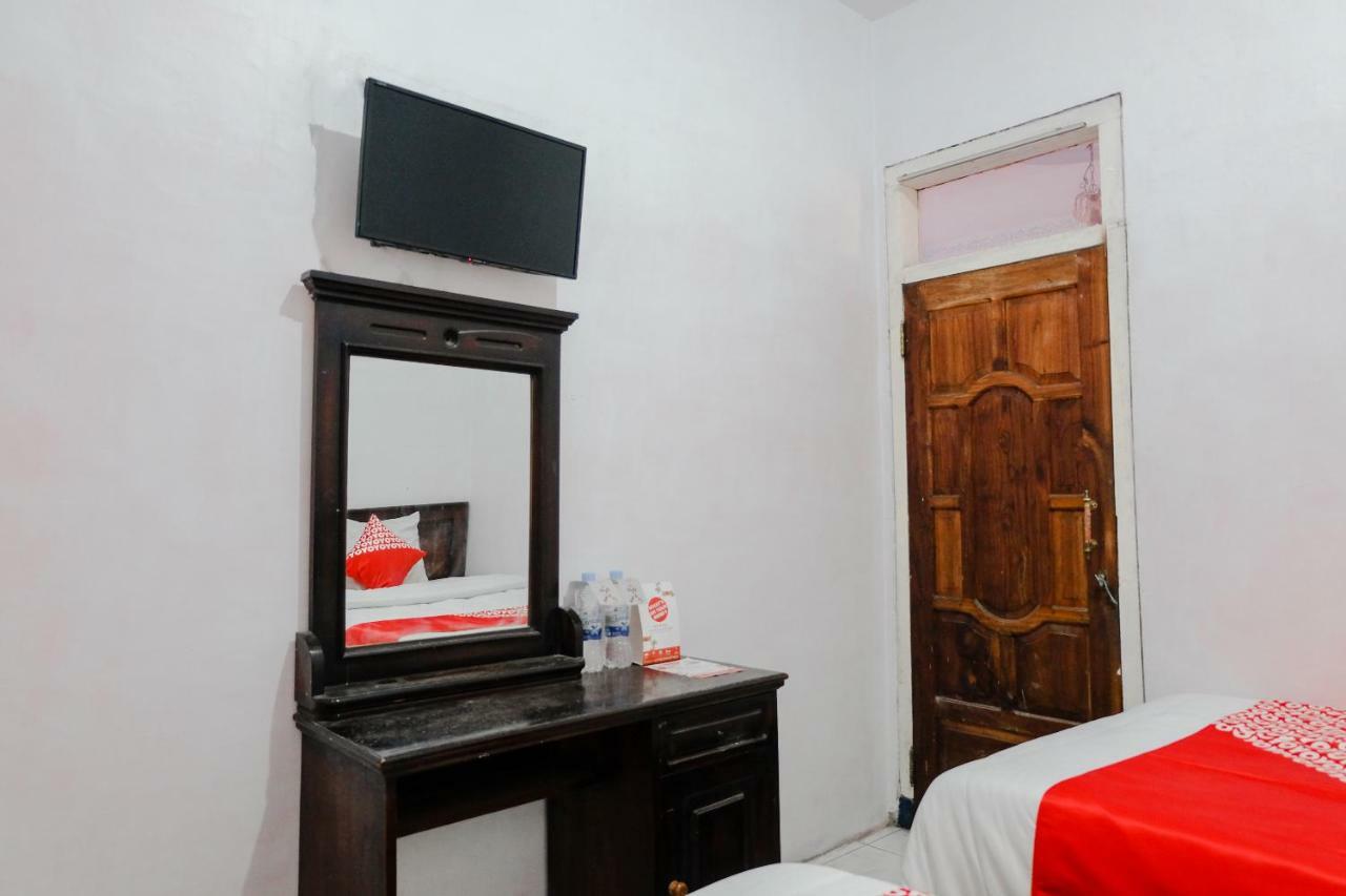 Oyo 1351 Tanggulasi Resto & Residence Syariah Magetan Eksteriør bilde