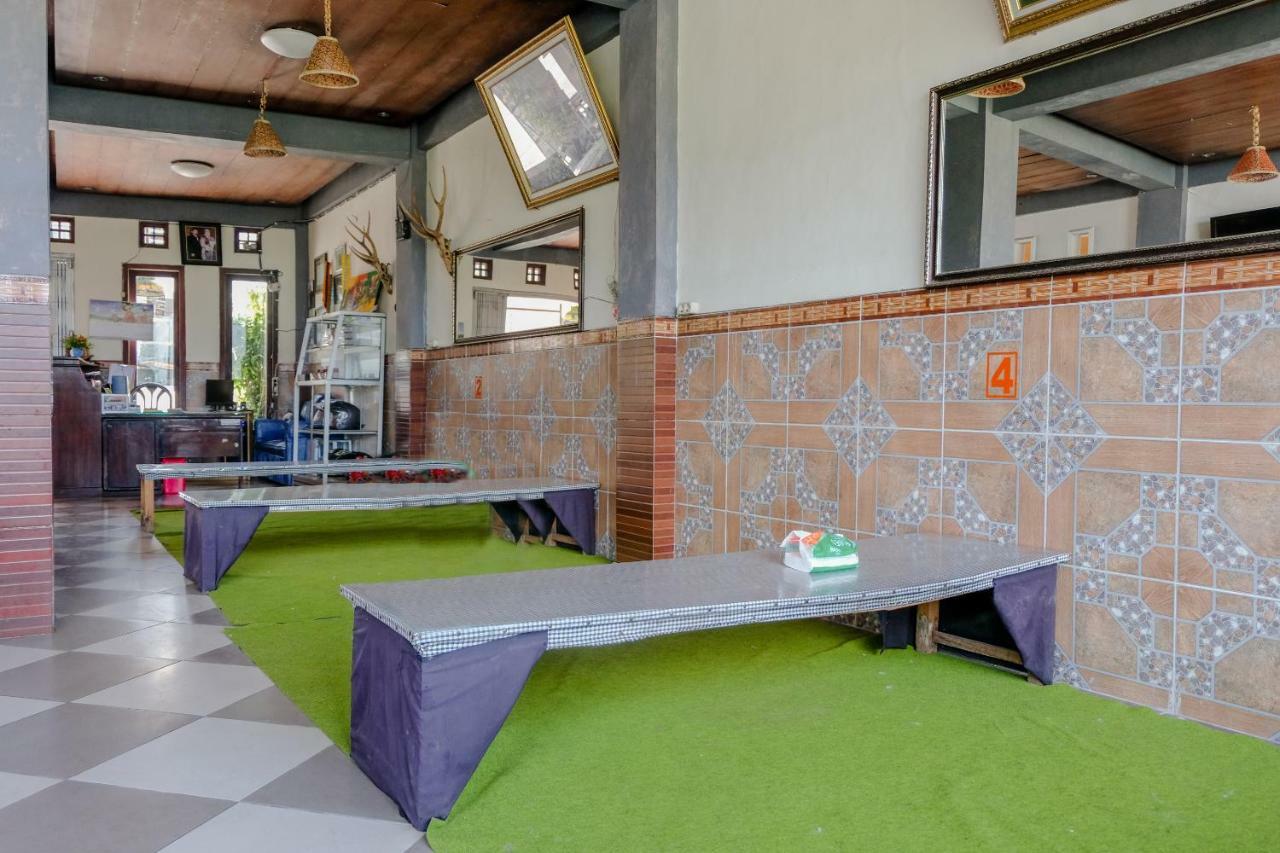 Oyo 1351 Tanggulasi Resto & Residence Syariah Magetan Eksteriør bilde